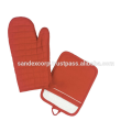 Imagen de guantes de horno morado